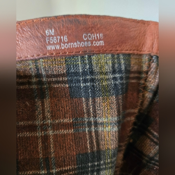 BORN CROWN crinkled brown leather tall boots. Size 6M - Picture 10 of 15